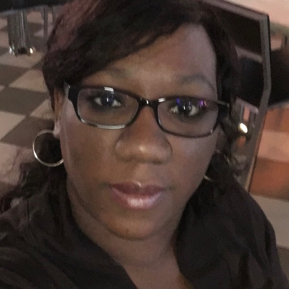 Meet your Posher, Stacy